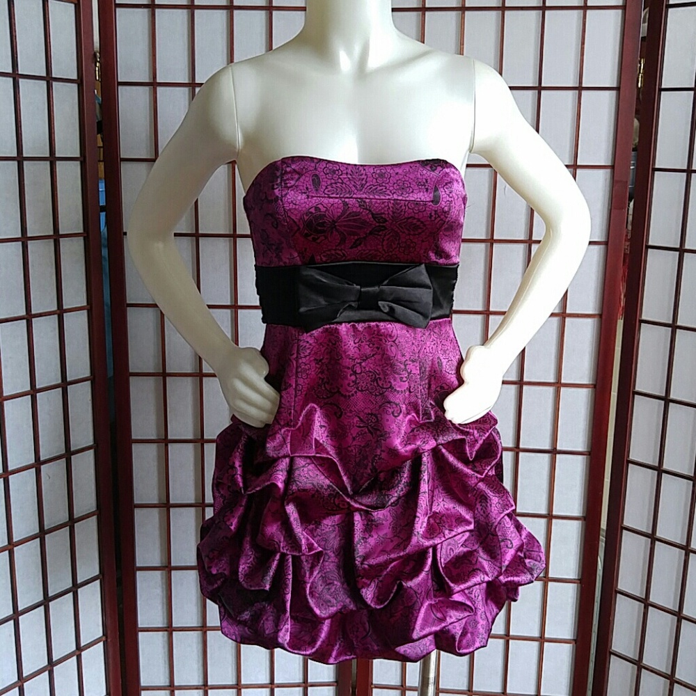 Dress - Picture 3 of 8